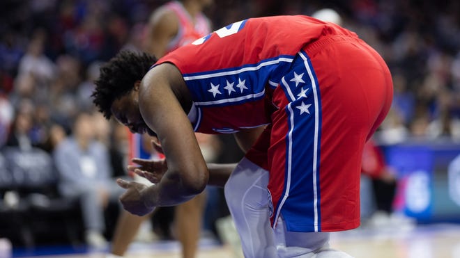 76ers star suffers sinus fracture in loss