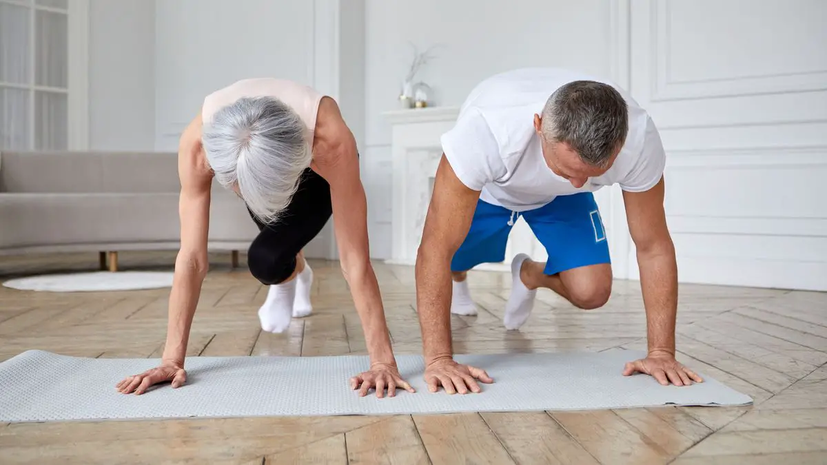 A trainer says the secret to a stronger back is moving your core in these three ways