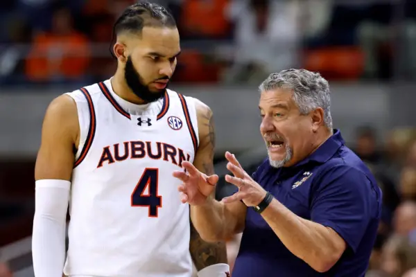 Bruce Pearl on Johni Broome’s decision to play: ‘He made it clear to us that he was playing’