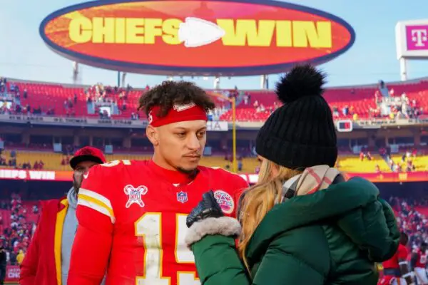 Chiefs defeat Texans in Week 16 showdown