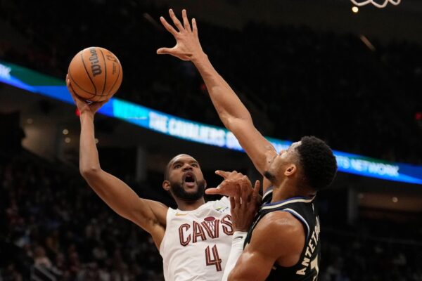 Donovan Mitchell scores 27 as Cavs improve to 15-1 at home, roll over NBA Cup champion Bucks 124-101