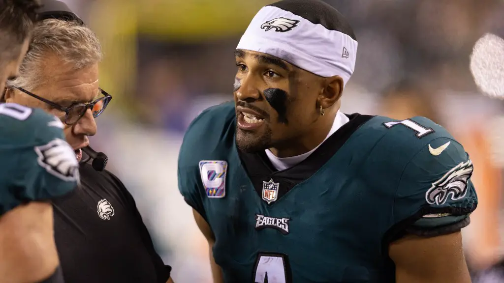 Eagles QB denies A.J. Brown drama ahead of Week 15 Steelers matchup