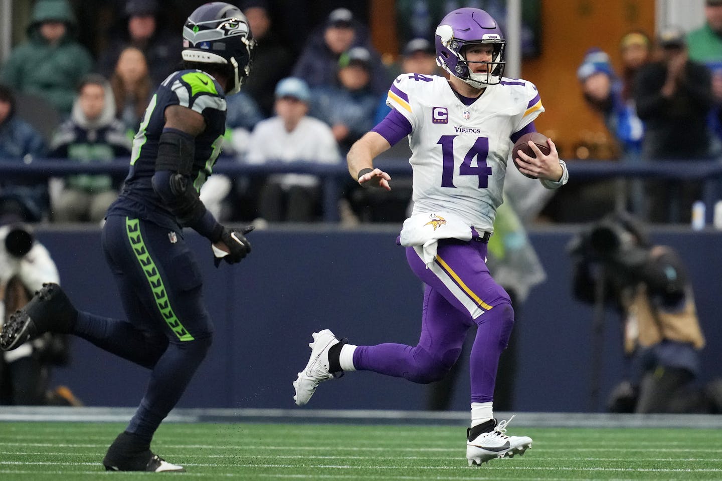 Five snaps from Vikings’ win in Seattle tell Sam Darnold story