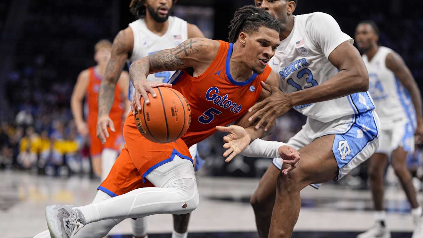 Florida beats North Carolina to stay undefeated