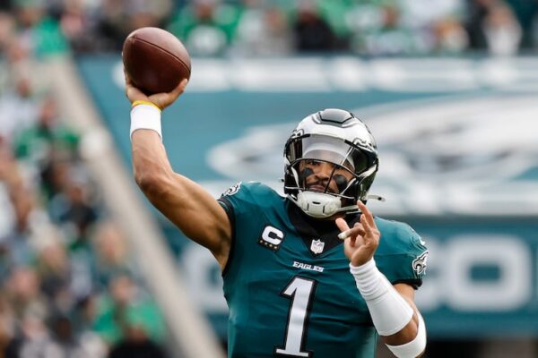 Jalen Hurts and the Eagles could clinch the NFC East and the No. 2 seed with a win Sunday against the Washington Commanders.