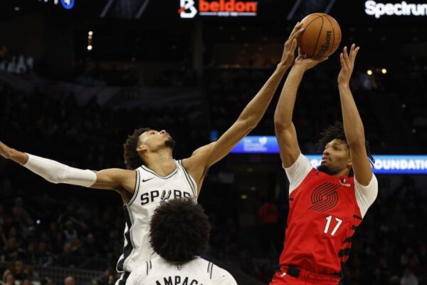 Spurs' Victor Wembanyama throws a 10-block party to join exclusive NBA club