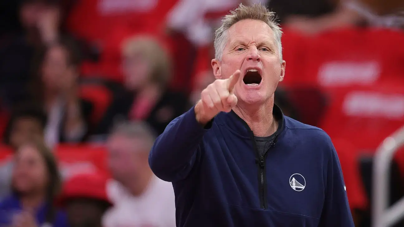 Steve Kerr furious over late call as Warriors fall in NBA Cup